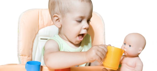 tuo-figlio-gioca-con-le-bambole-sara-un-bravo-papa