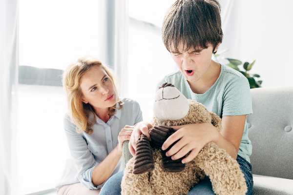 il-bambino-ci-sfida-ecco-come-gestirlo