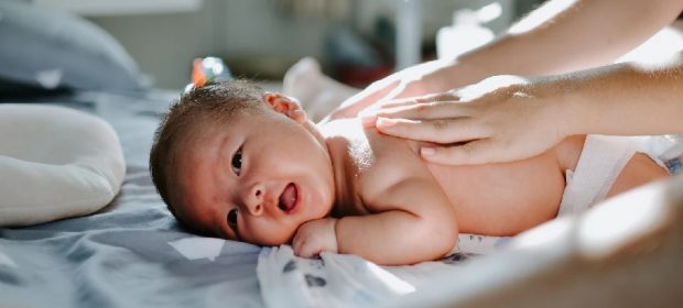 massaggio-neonatale-come-farlo-quando-perche