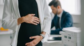 mobbing-in-gravidanza:-gli-effetti-su-mamma-e-bambino