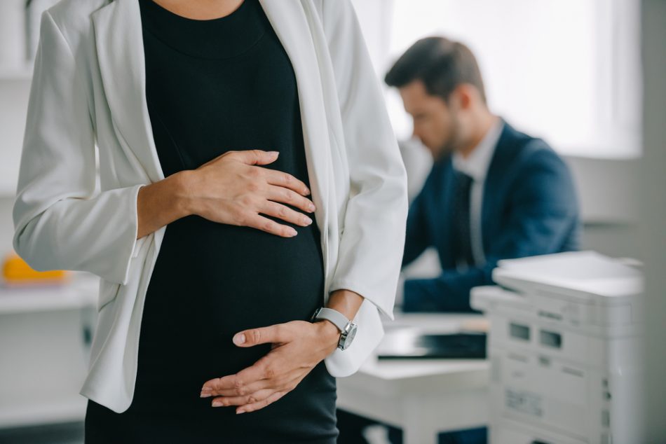 mobbing-in-gravidanza:-gli-effetti-su-mamma-e-bambino