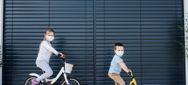 distanziamento-sociale-tra-i-bambini-calo-di-patologie-infettive-e-respiratorie