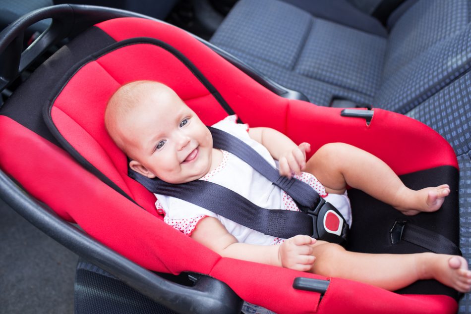 primi-viaggi-in-auto-meglio-ovetto-o-navicella