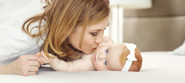 sempre-piu-neonati-positivi-al-covid-con-madre-sana-il-pediatra-basta-sbaciucchiarli