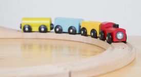 ecco-perche-e-importante-dare-ai-bambini-giochi-adatti-alla-loro-eta