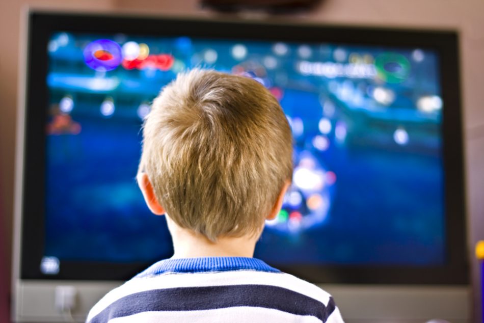 i-bambini-pensano-solo-alla-tv-come-fare
