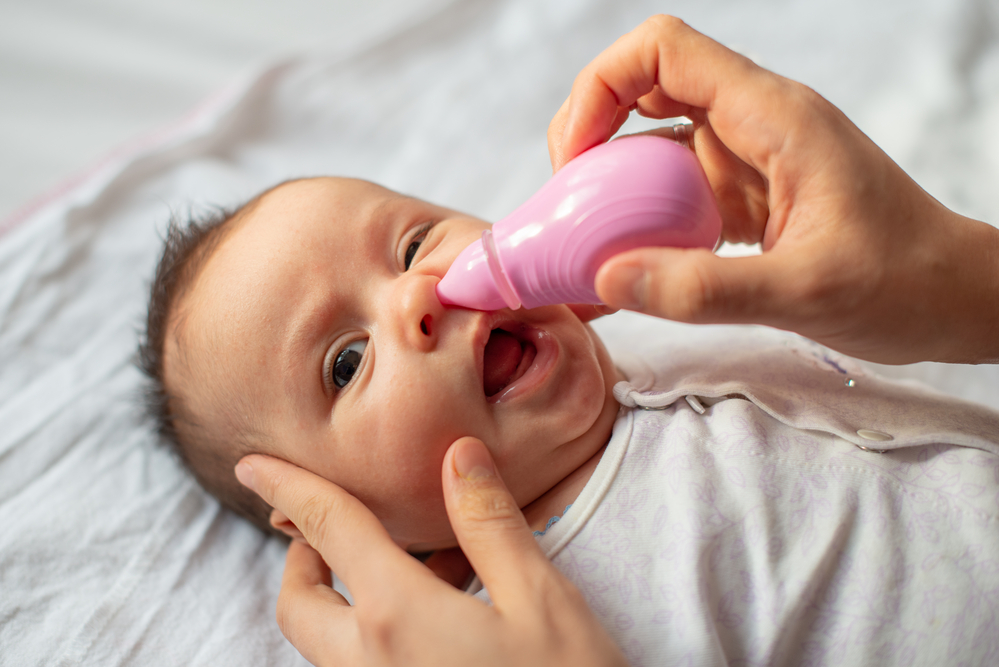 Neonati: come eseguire i lavaggi nasali