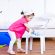 igiene-casa-pulire-con-un-bambino