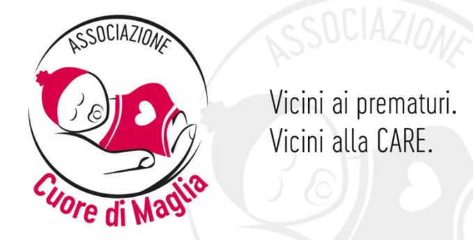 cuore-di-maglia-vicino-ai-bambini-prematuri