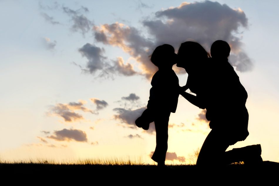 cognome-materno-ai-figli-ecco-cosa-potrebbe-cambiare