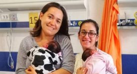 fratello-e-sorella-gemelli-diventano-genitori-a-20-di-distanza