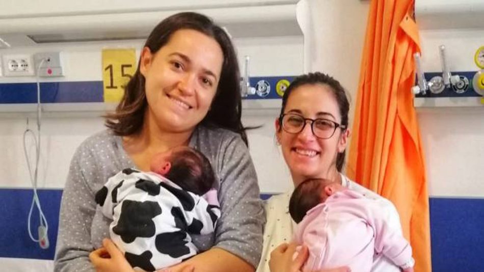 fratello-e-sorella-gemelli-diventano-genitori-a-20-di-distanza