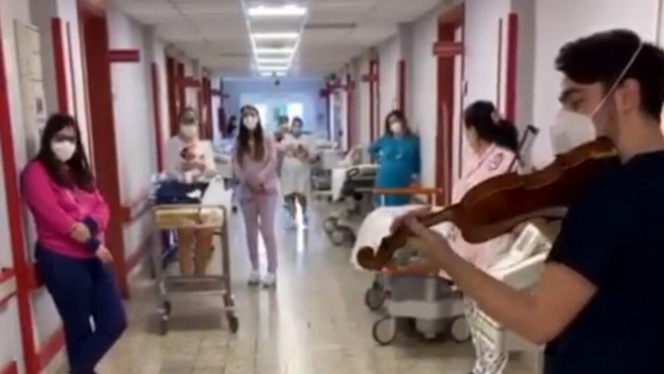 bari-la-dolce-ninnananna-di-uno-specializzando-ai-neonati-del-policlinico