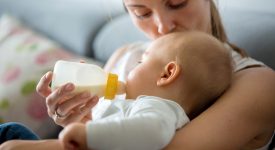 bonus-latte-artificiale-la-protesta-dei-pediatri