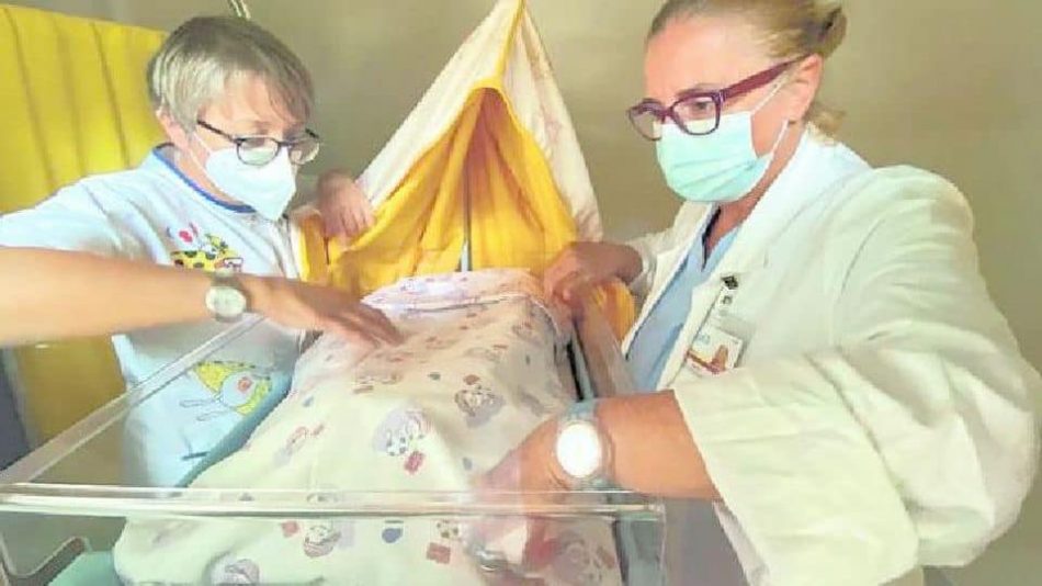 una-nuova-famiglia-per-anna-la-bimba-trovata-nella-culla-per-la-vita-di-genova