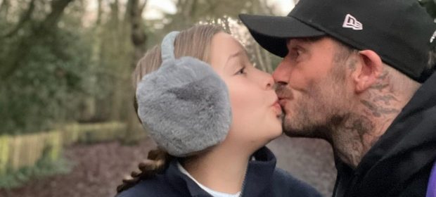 baci-sulla-bocca-ai-figli-david-beckham-e-la-figlia-harper-riaccendono-la-polemica