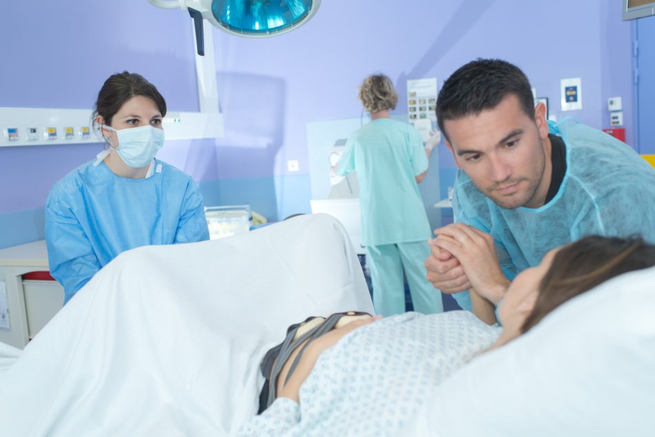 papa-in-ospedale-con-mamma-e-bebe-ecco-perche-e-importante