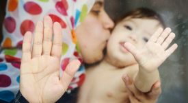 afghanistan-il-dramma-di-una-madre-costretta-a-vendere-il-suo-bambino-non-ancora-nato