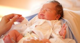 diventare-mamma-in-eta-avanzata-a-brindisi-una-donna-da-alla-luce-il-primo-figlio-a-58-anni