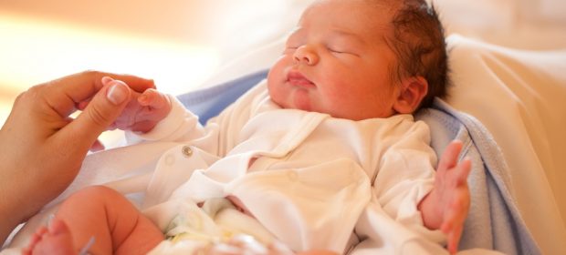 diventare-mamma-in-eta-avanzata-a-brindisi-una-donna-da-alla-luce-il-primo-figlio-a-58-anni
