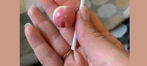 chupa-chups-lecca-lecca-con-bastoncino-di-carta-rischio-soffocamento-per-i-piu-piccoli