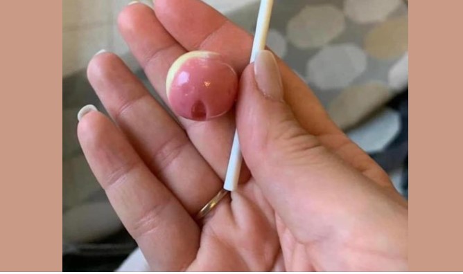 chupa-chups-lecca-lecca-con-bastoncino-di-carta-rischio-soffocamento-per-i-piu-piccoli